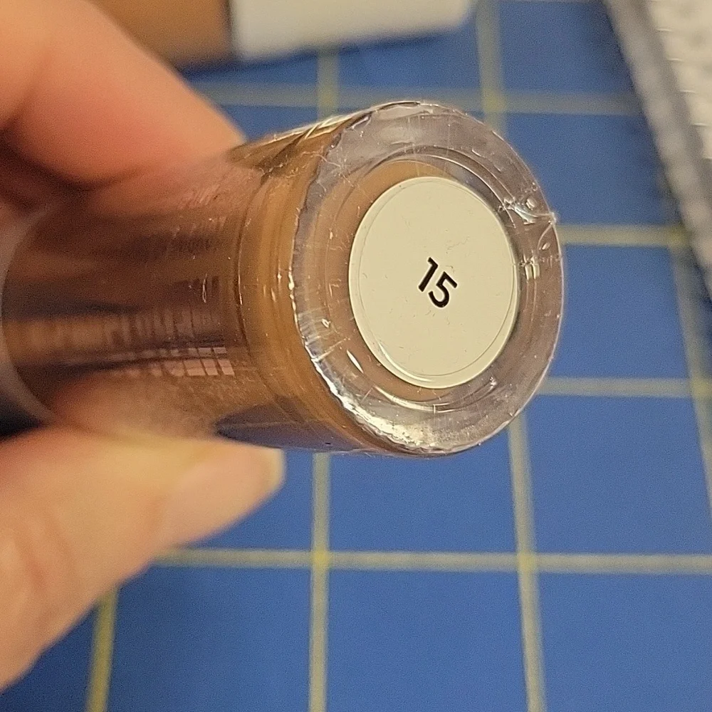 Revolution Mega Conceal Longwear Concealer - Tan